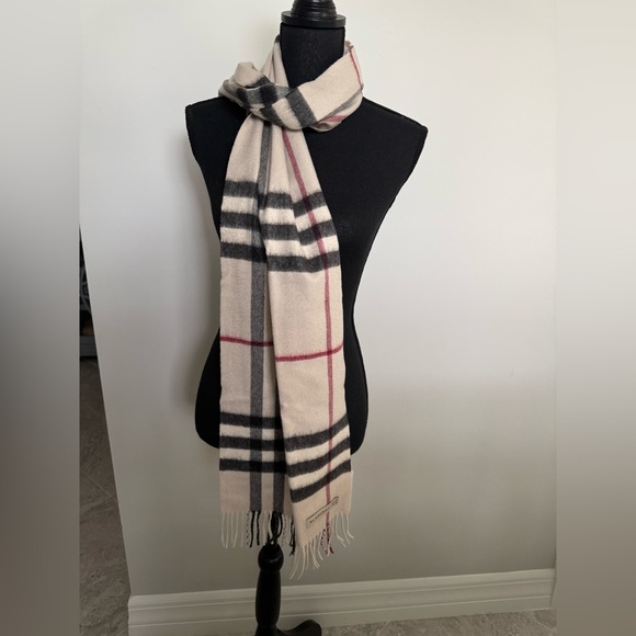 Burberry Giant-Check Cashmere Scarf - Picture 1 of 5